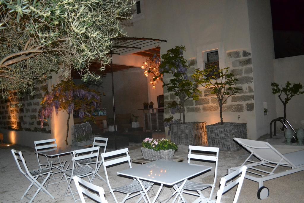 Maillane Mas A L'Improviste Bed & Breakfast エクステリア 写真